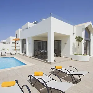 Luxury Near 1km Swimming Pool Tennis Court Great For Ages , Playa Blanca (Lanzarote) Spain