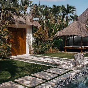 Nyaman , Seminyak (Bali) Indonesia